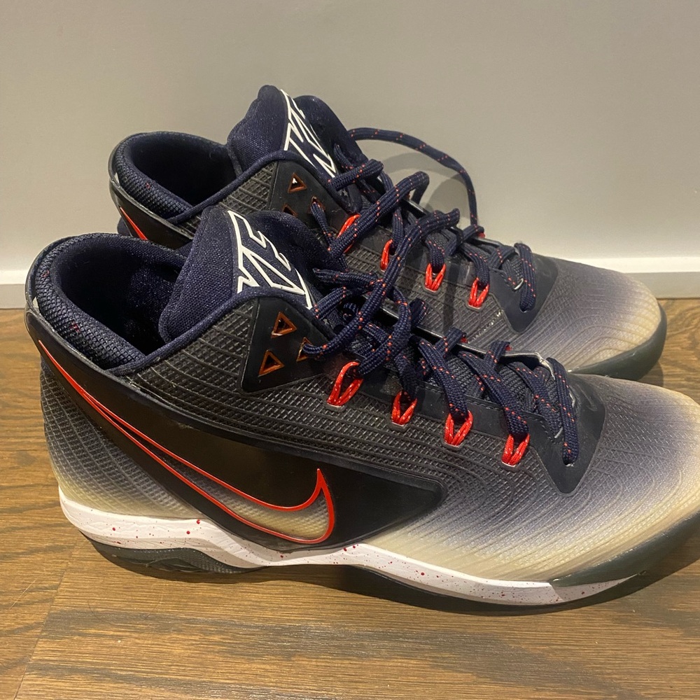 Men’s Nike shoes size 9